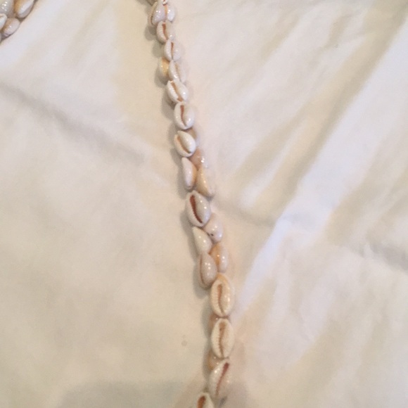 Shell necklace - Picture 2 of 2